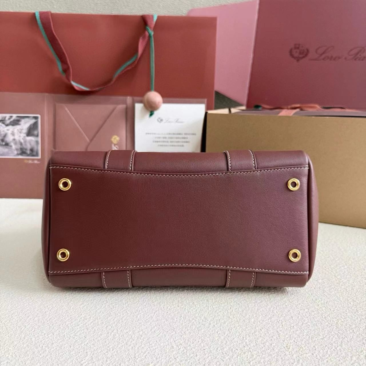 L0r0 P1ana Loom Bag L25 Smooth Calfskin 25x18x12.5cm