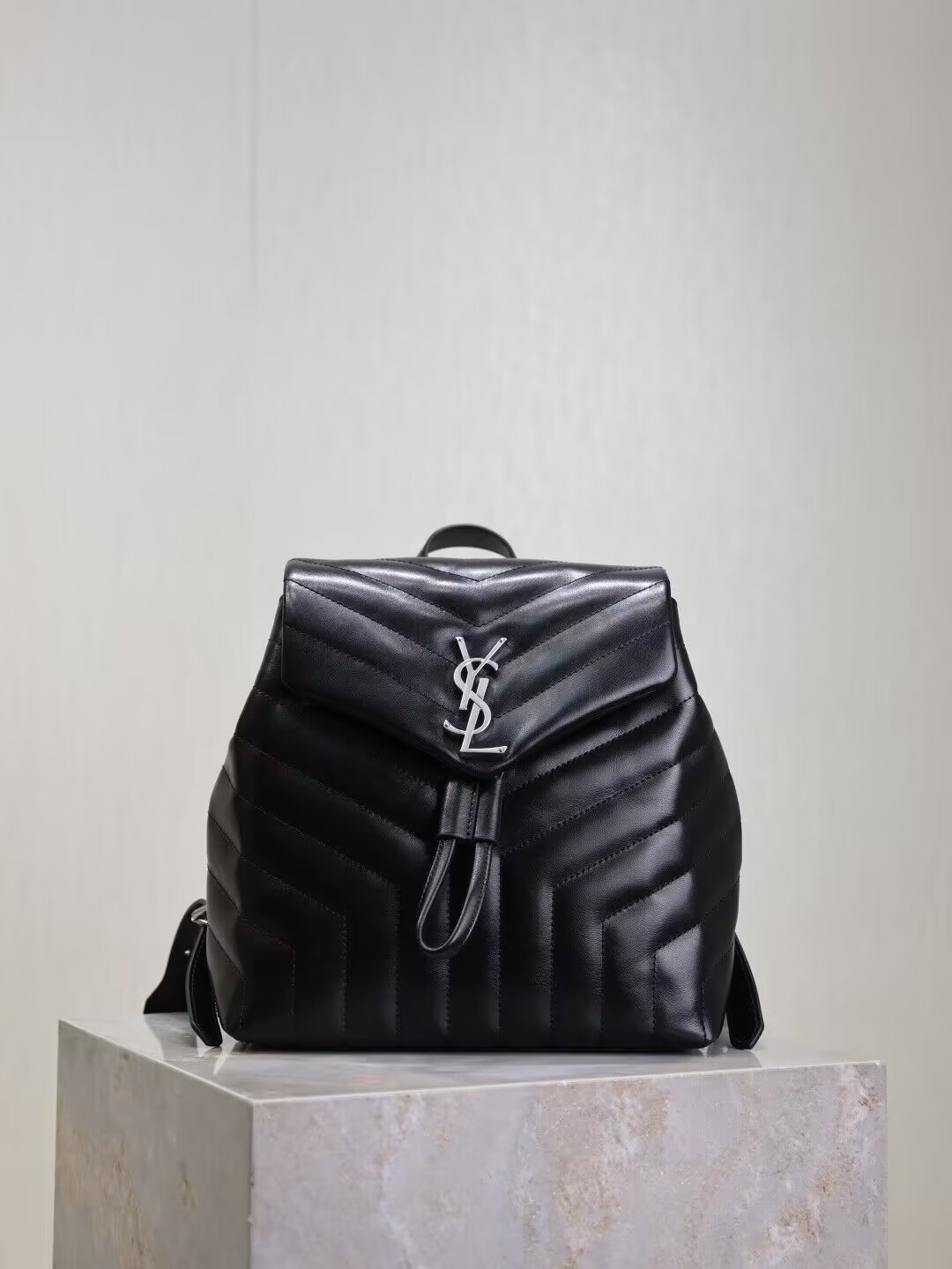 Y51 LOULOU BACKPACK BLACK 26x22x11cm