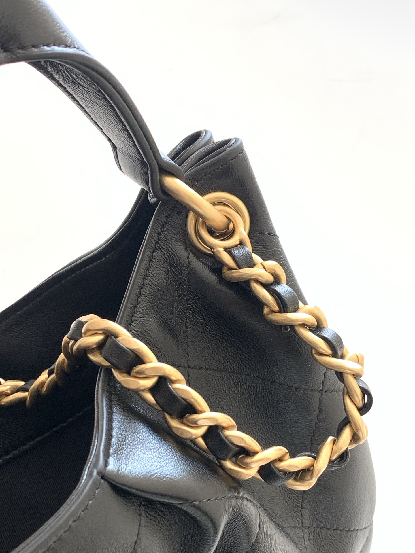 Ch**el hobo bag 24x31x10cm