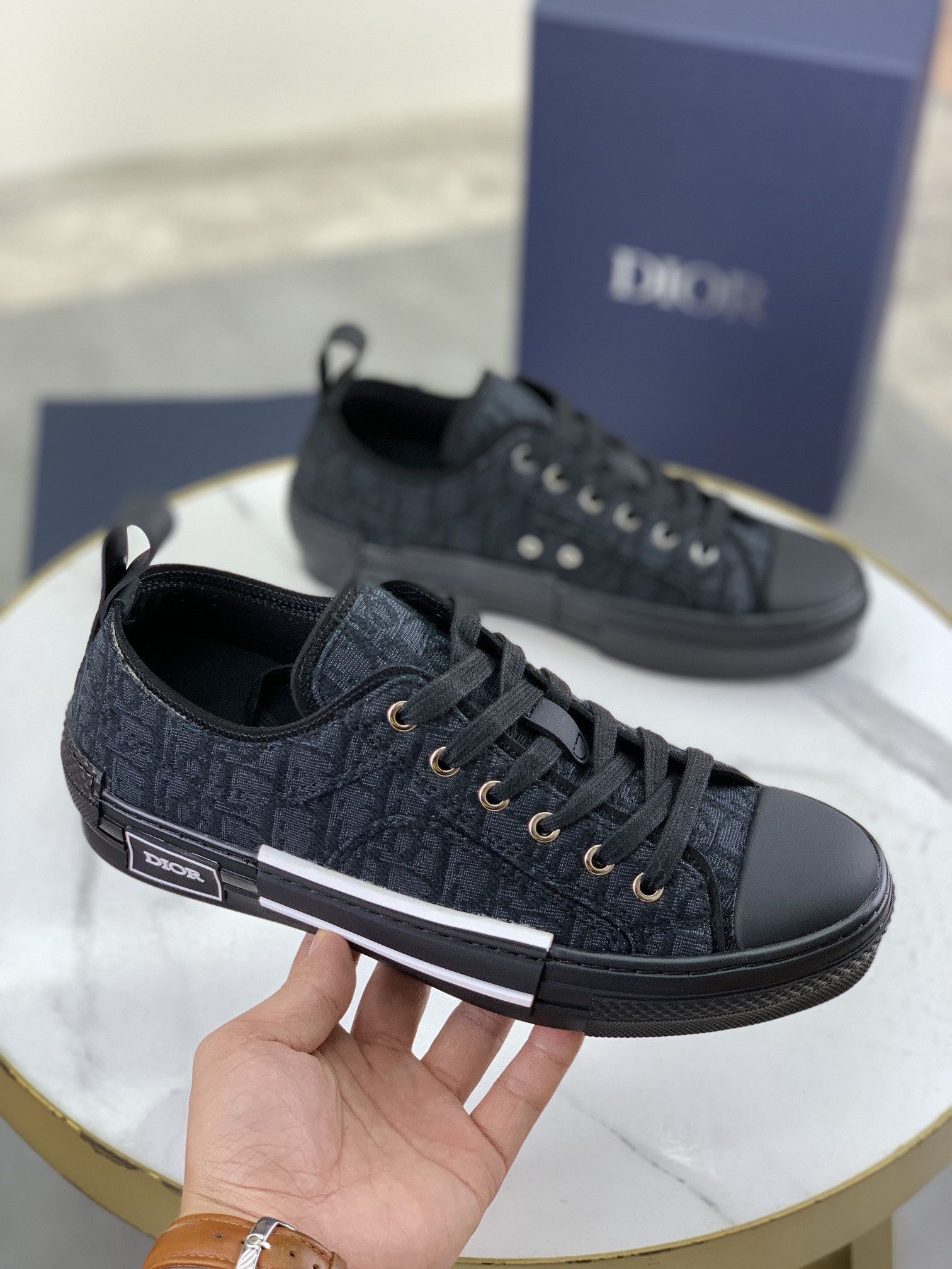 UA D10r B23 League Low-Top Sneaker