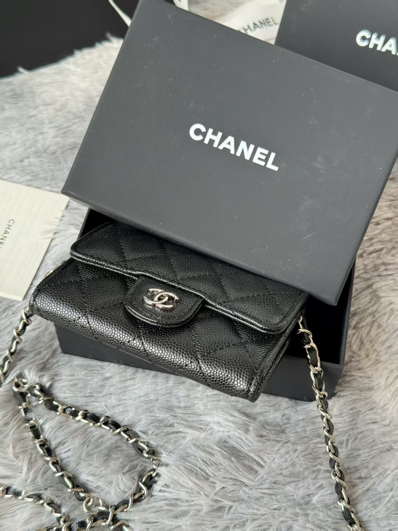 Ch**el Wallet on Chain 11x7.5x2cm