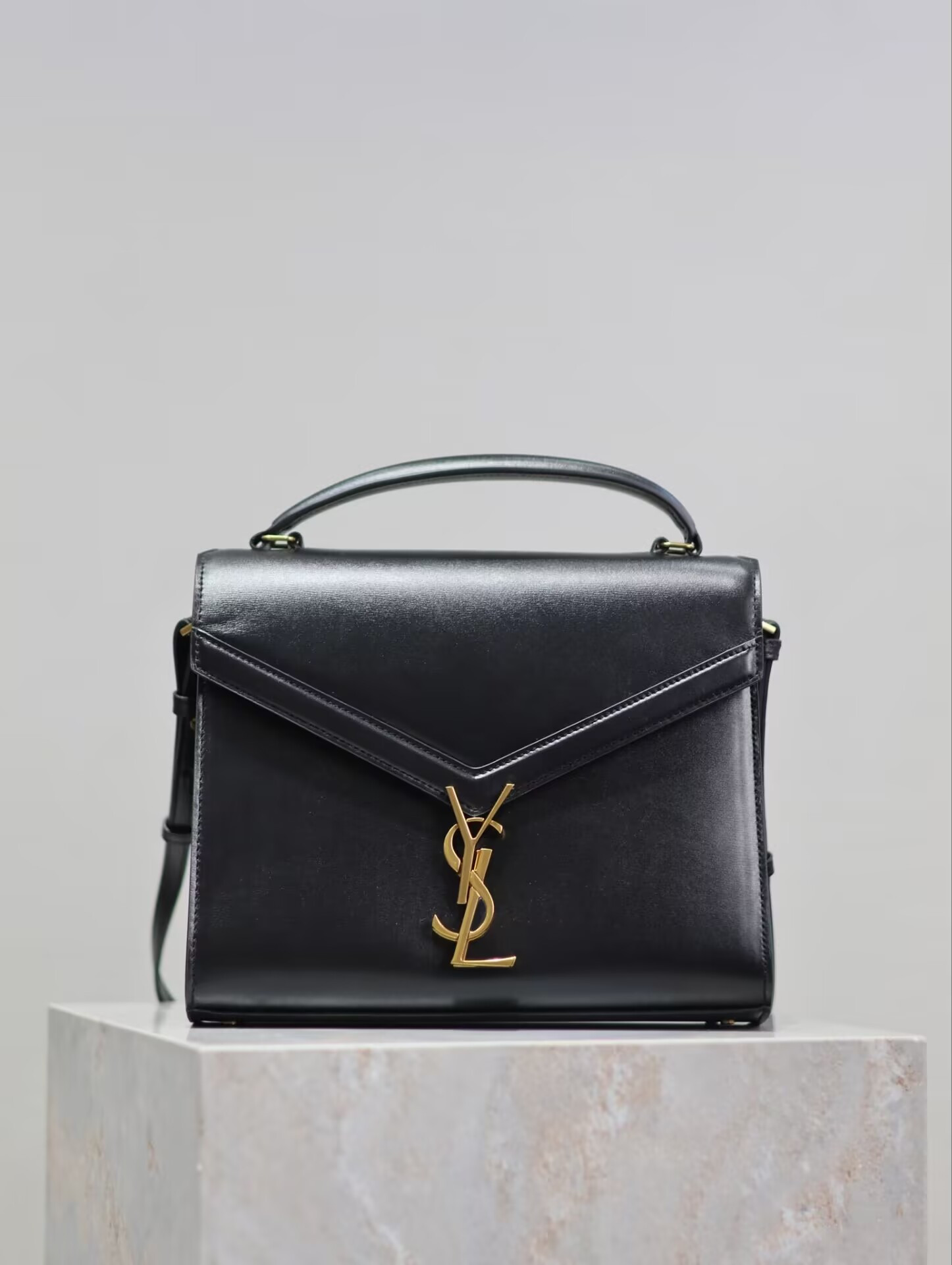 Y51 Cassandra Top Handle Bag 24.5x20x11.5cm
