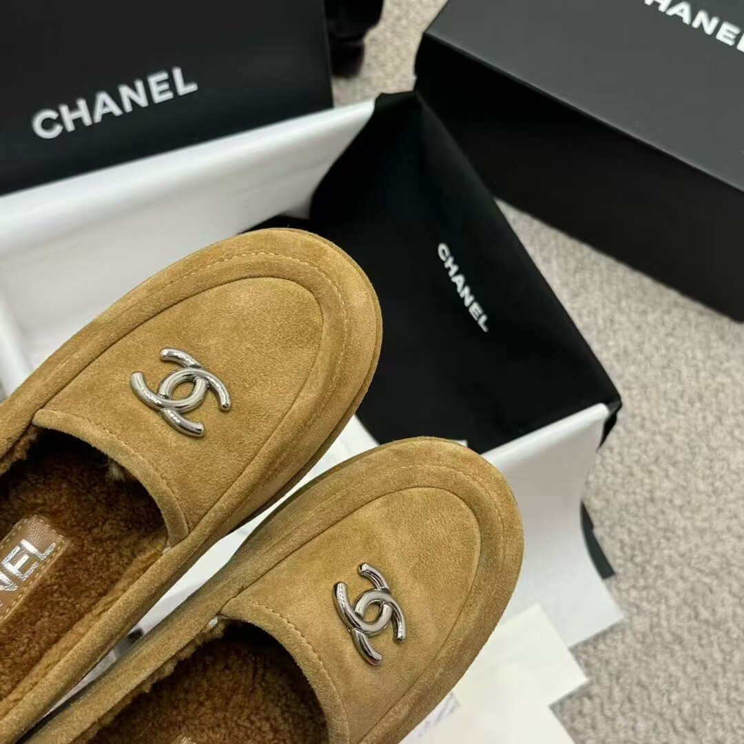 UA Ch**el Loafers