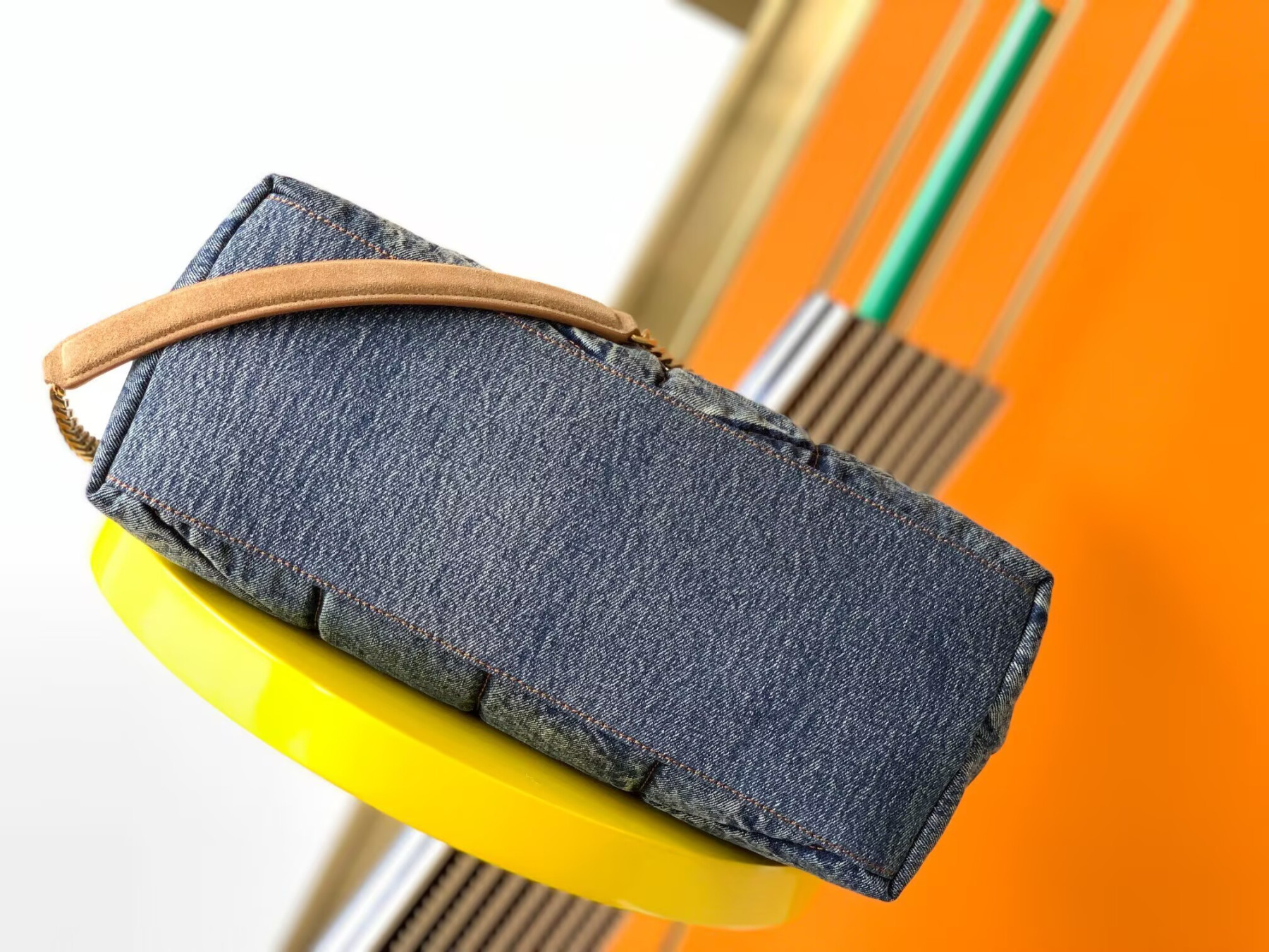 y51 puffer in suede and De*1m 35x23x13.5cm