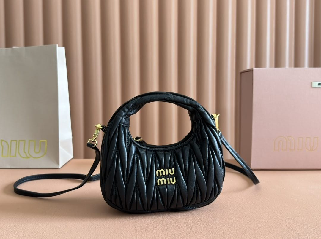 M1v M1v wander matelassé nappa leather hobo mini-bag 14x17.5x5.5cm