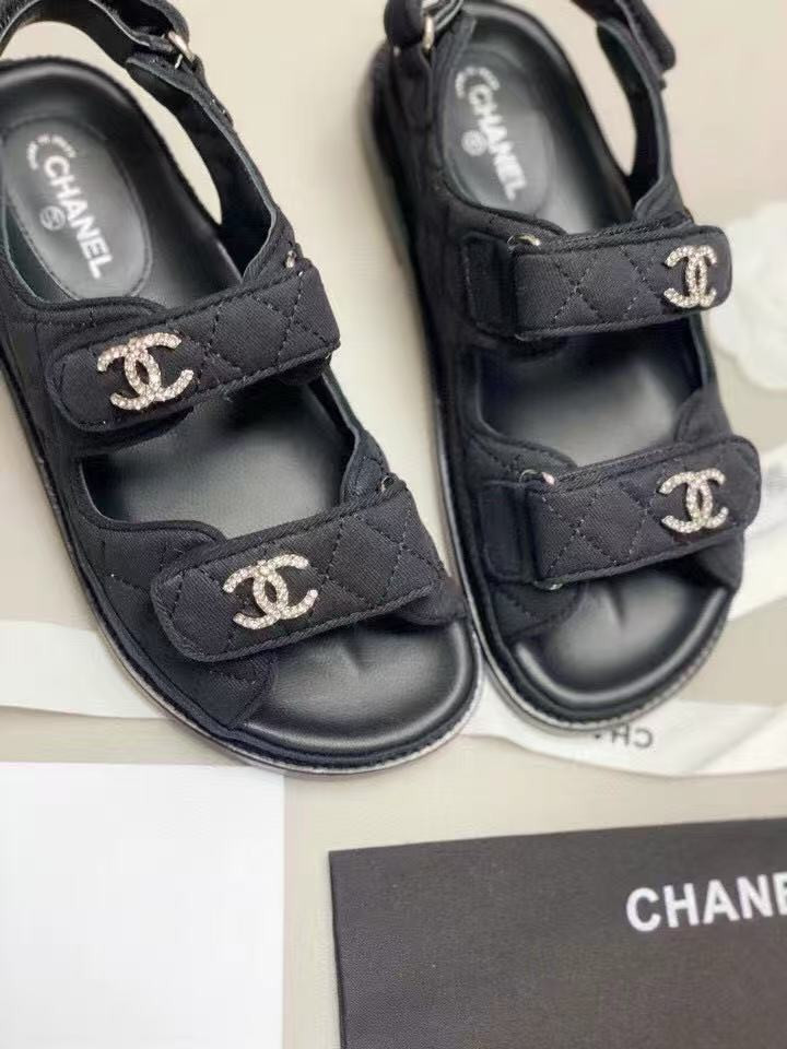 UA Ch**el SLIDES