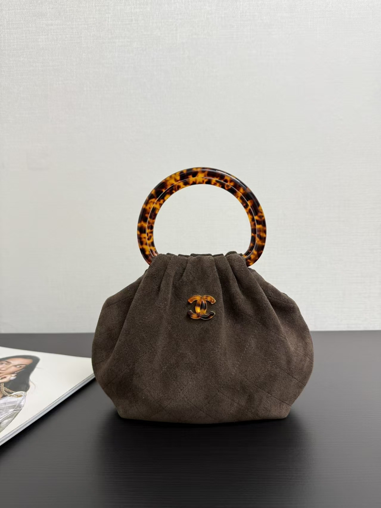 Ch**el pouch 16x26(included handle height)x4.5cm
