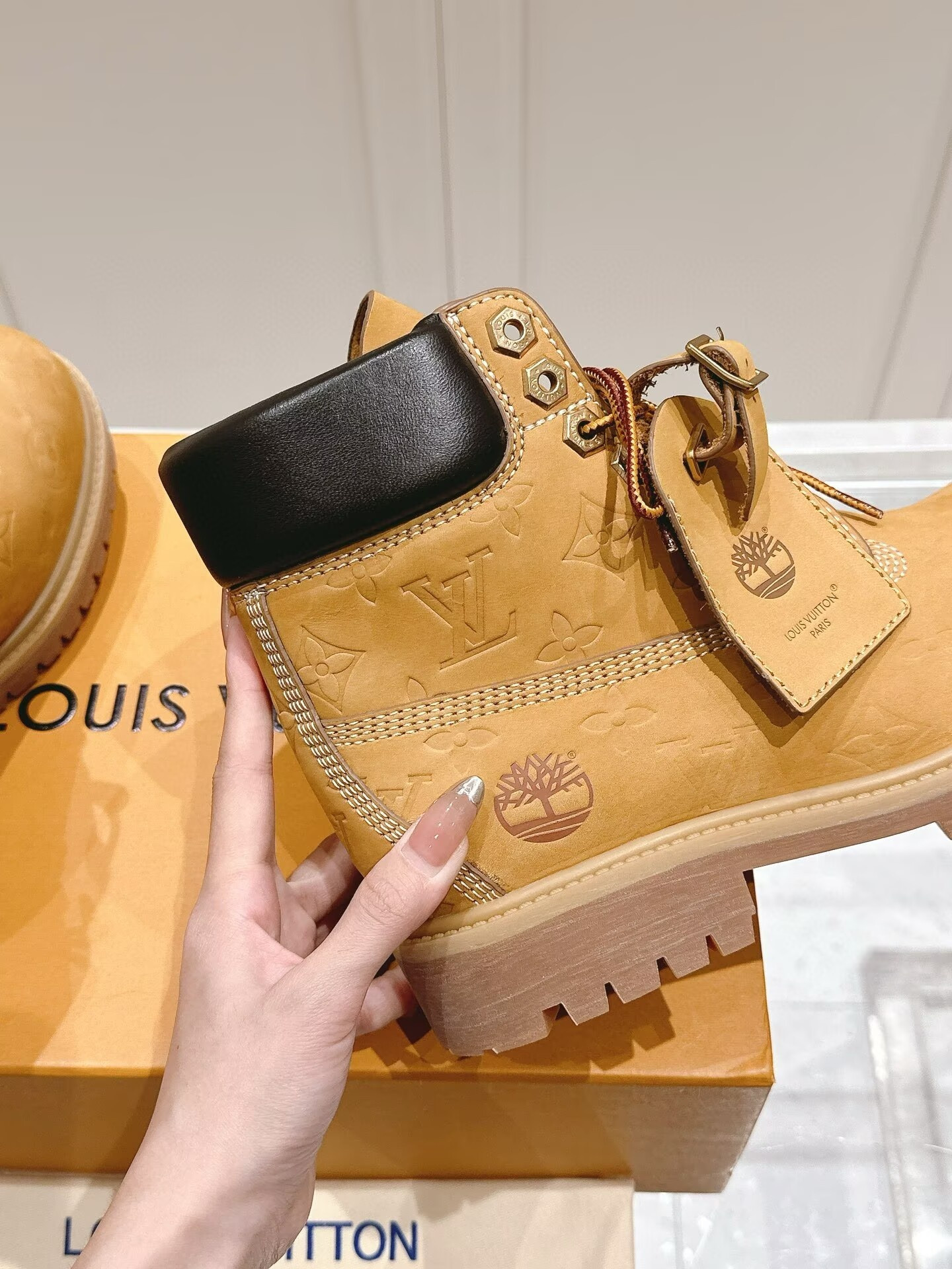 ua lv x Timb**1*nd ankle boots
