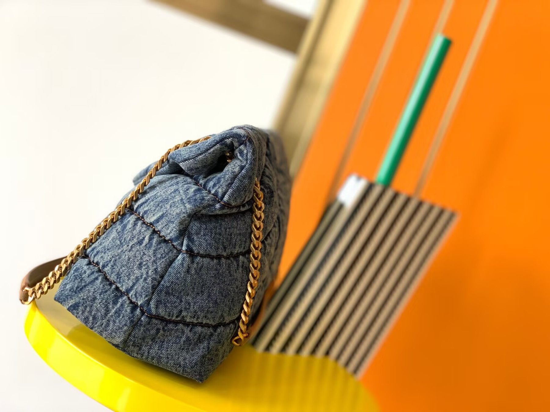 y51 puffer in suede and De*1m 35x23x13.5cm