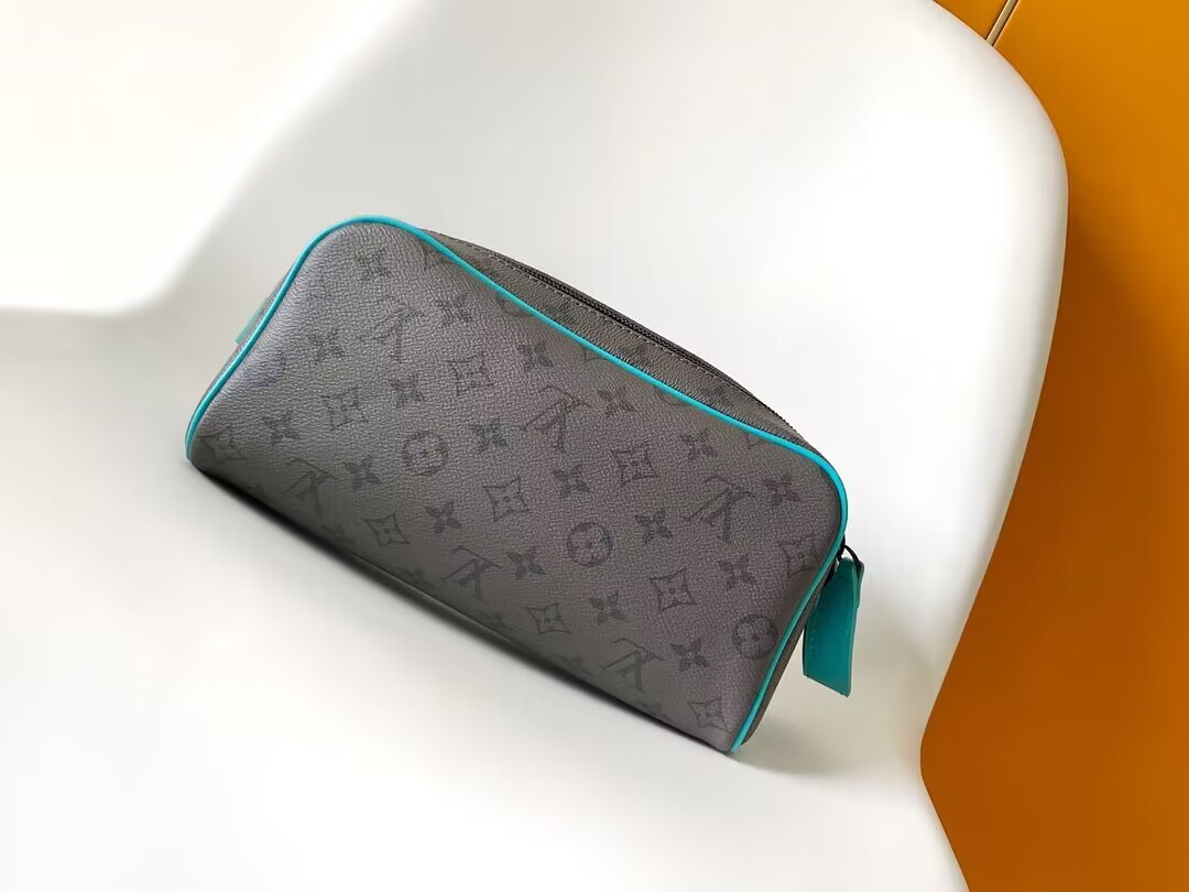 LV Dopp Kit Toiletry Bag M11482   28 x 15 x 16.5cm