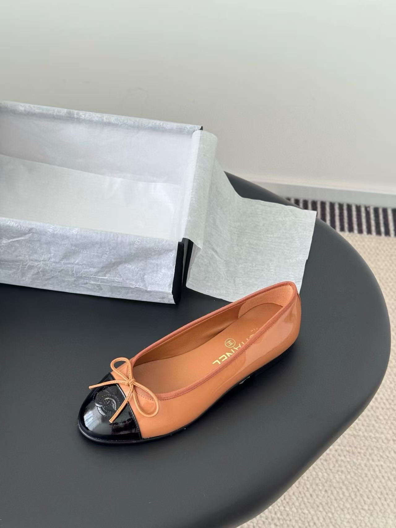 UA Ch**el Ballet flats