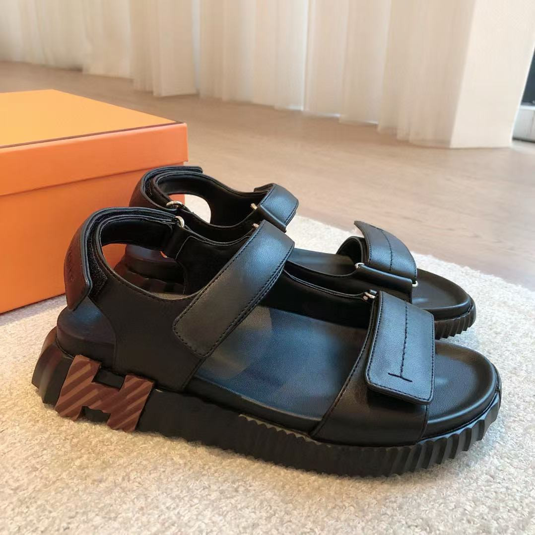 UA H**me5 Junior sandal
