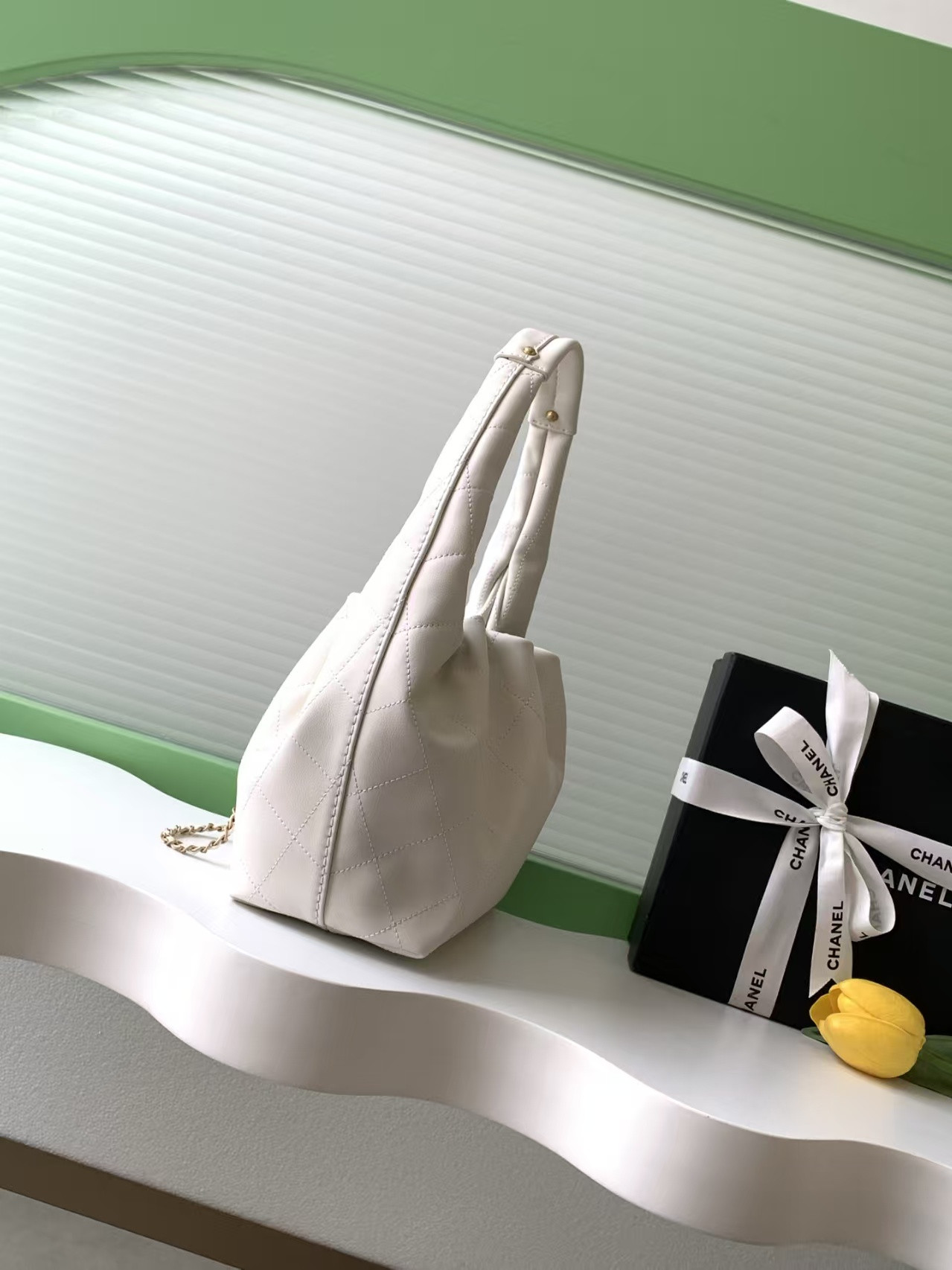 Ch**el Hobo Handbag AS5976 32x24x12cm