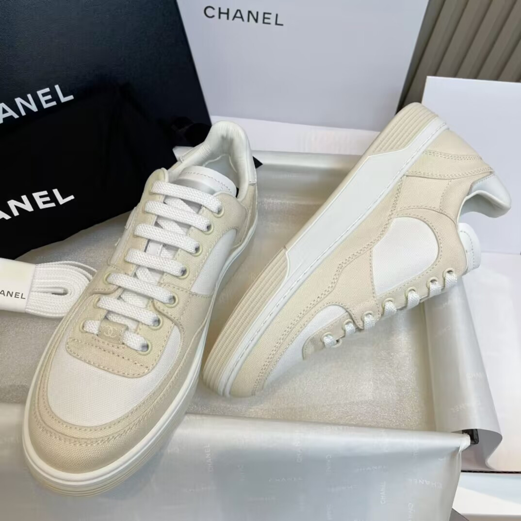 UA Ch**el SNEAKER