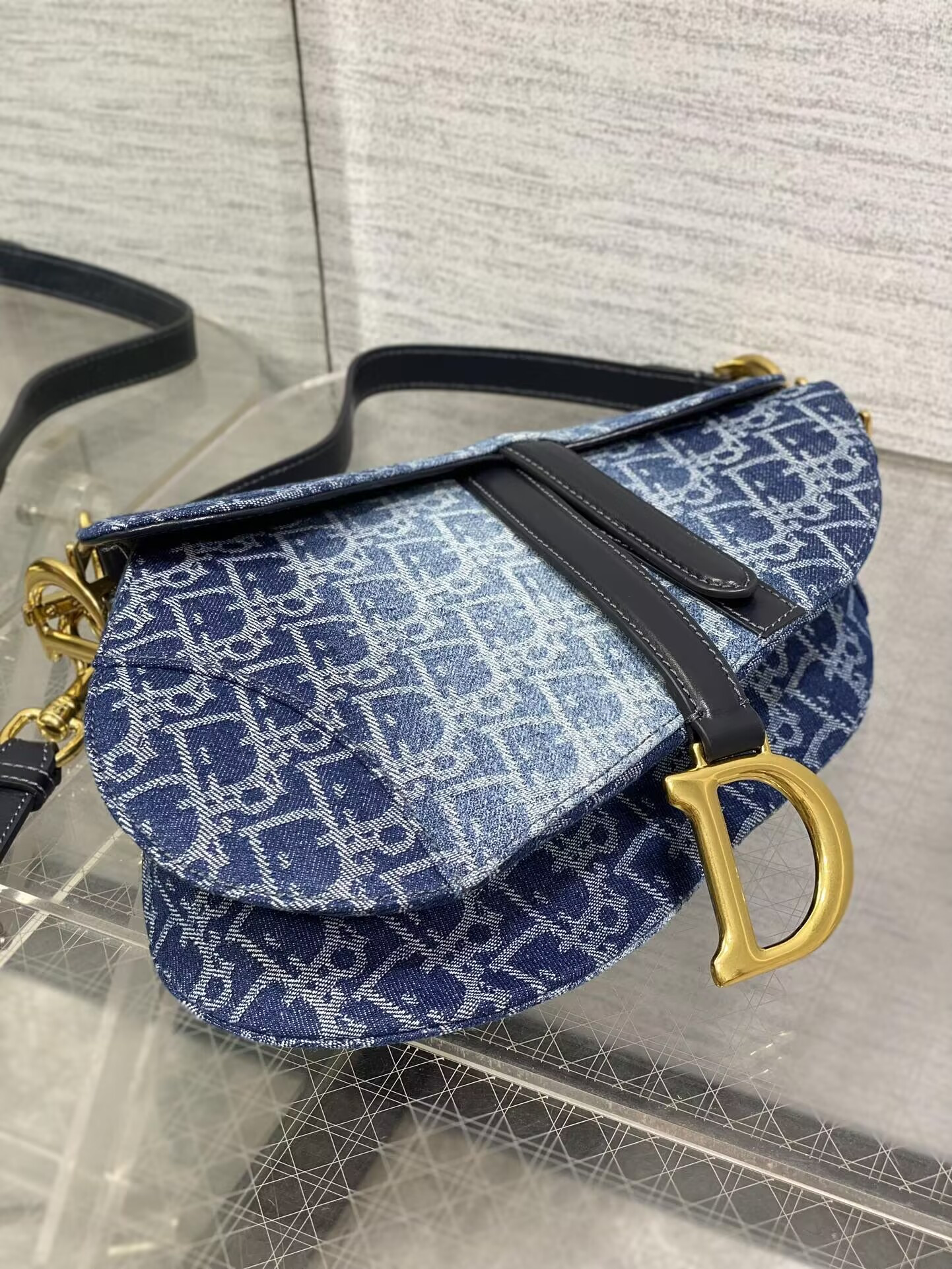 d10r saddle bag with strap  blue De*1m d10r oblique jacquard 25.5 x 20 x 6.5 cm