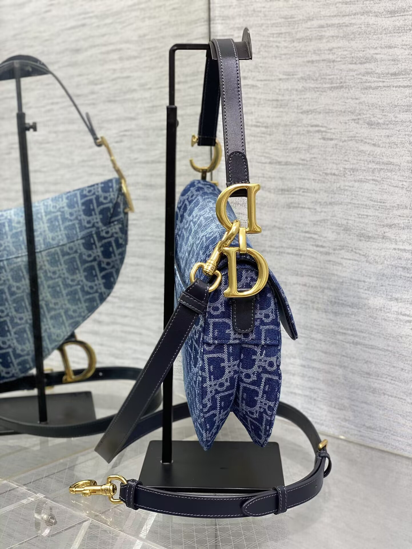 d10r saddle bag with strap  blue De*1m d10r oblique jacquard 25.5 x 20 x 6.5 cm