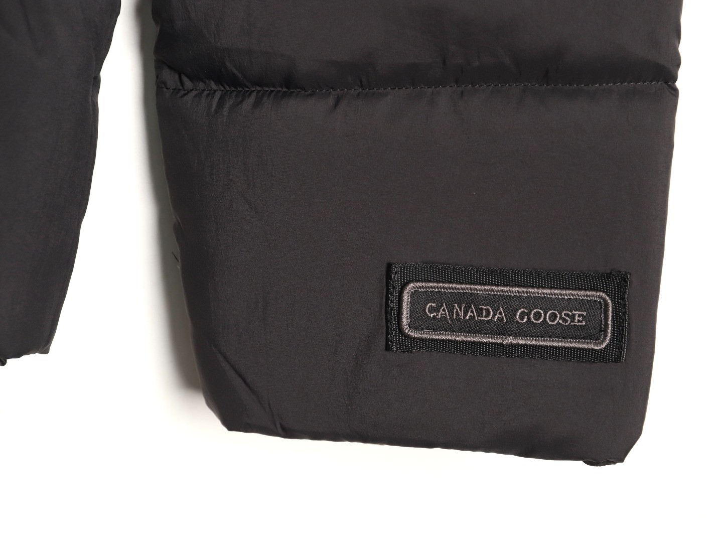 Can*a G00se short puffer jacket