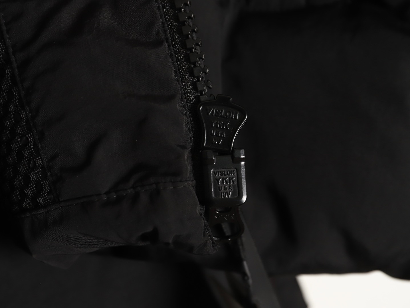 Can*a G00se Short Puffer jacket