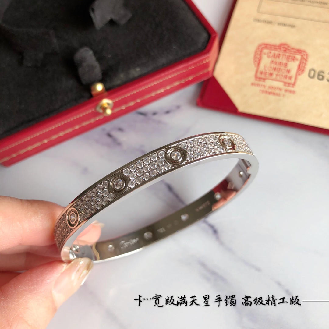 Ca*t1er Gypsophila wide Bracelet