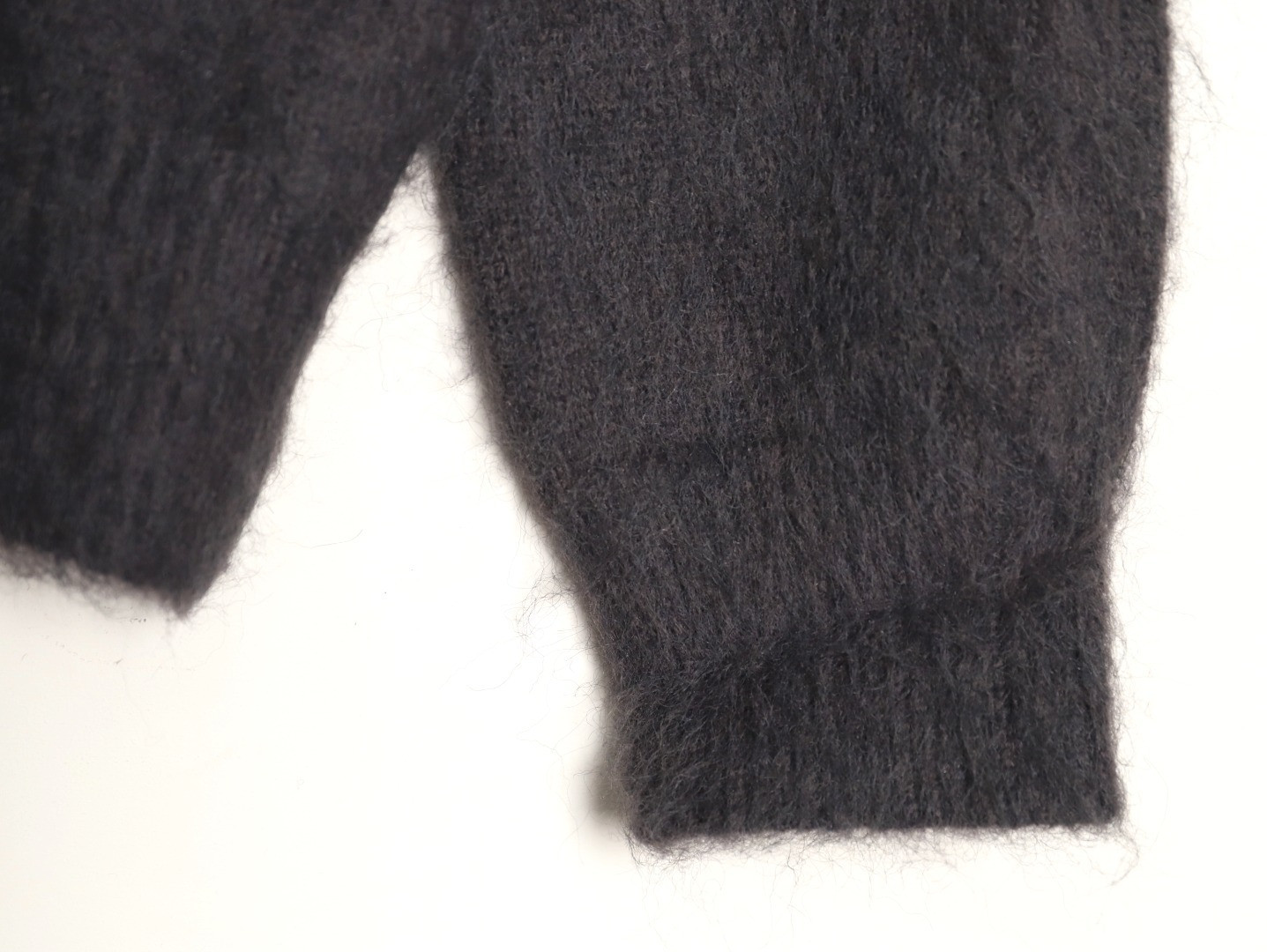 G1uenchy 24fw sweaters