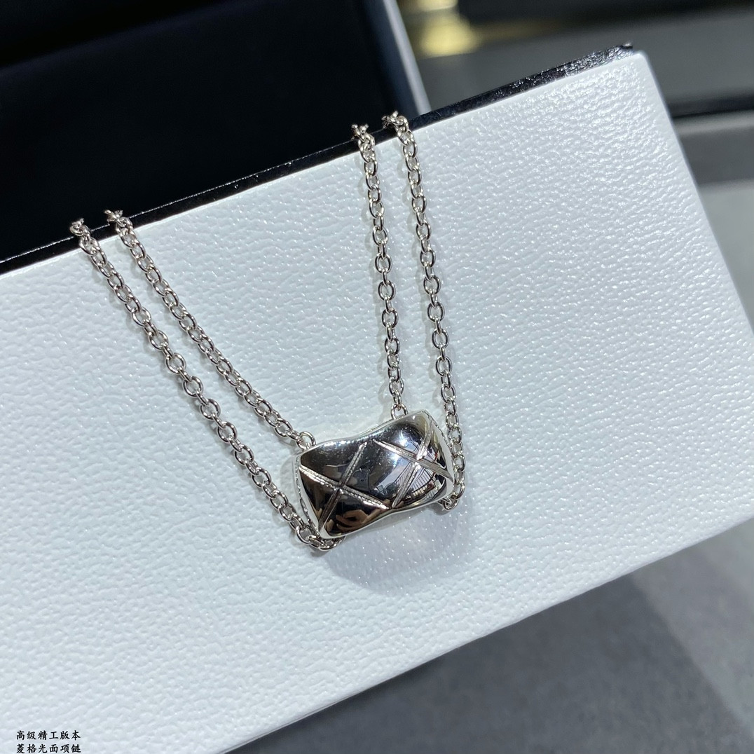 Ch**el Carved D1am0nd polished Necklace