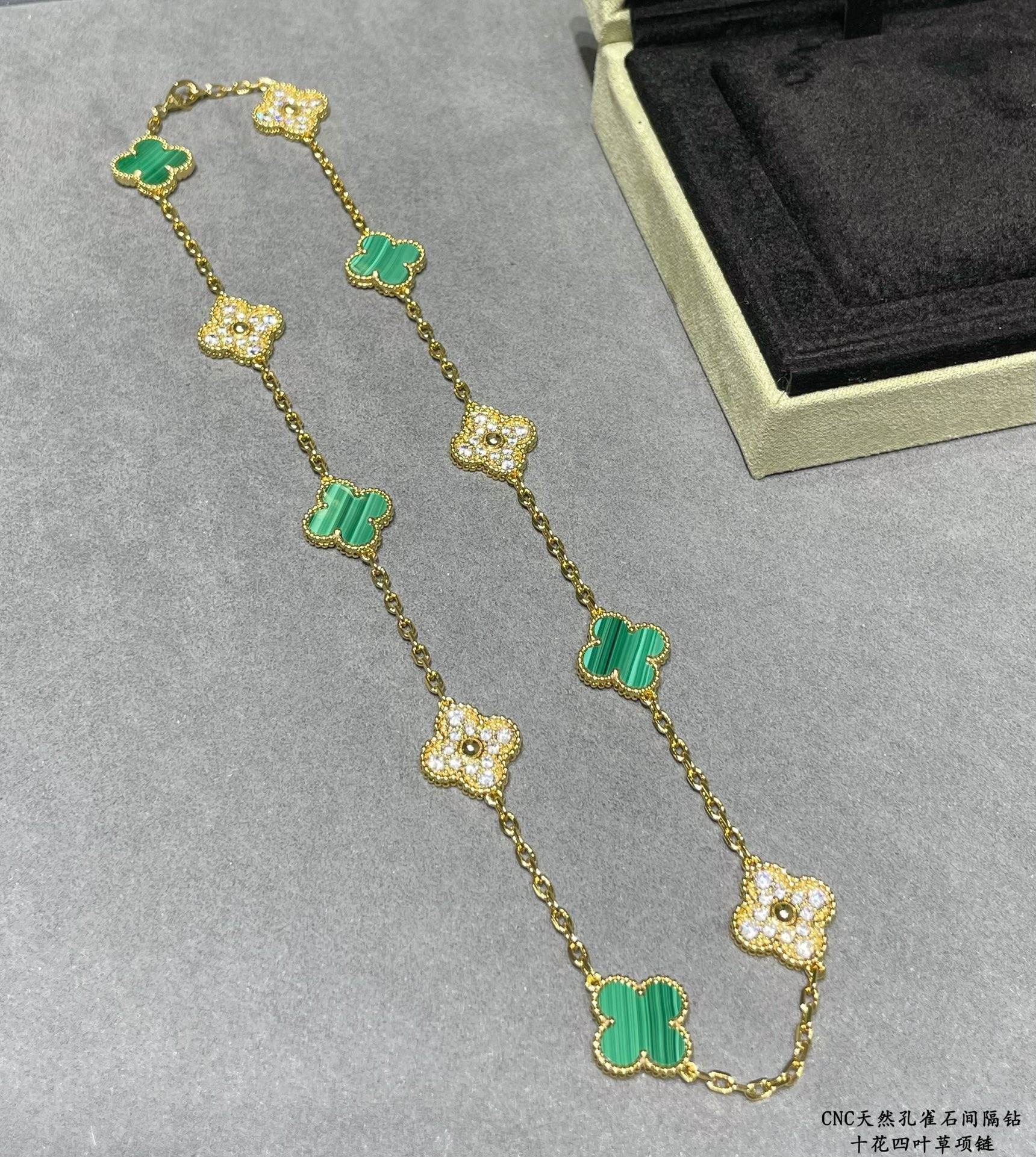 V*n Cl**f & Arpels Natural malachite interval D1am0nd ten flower four leaf clover Necklace