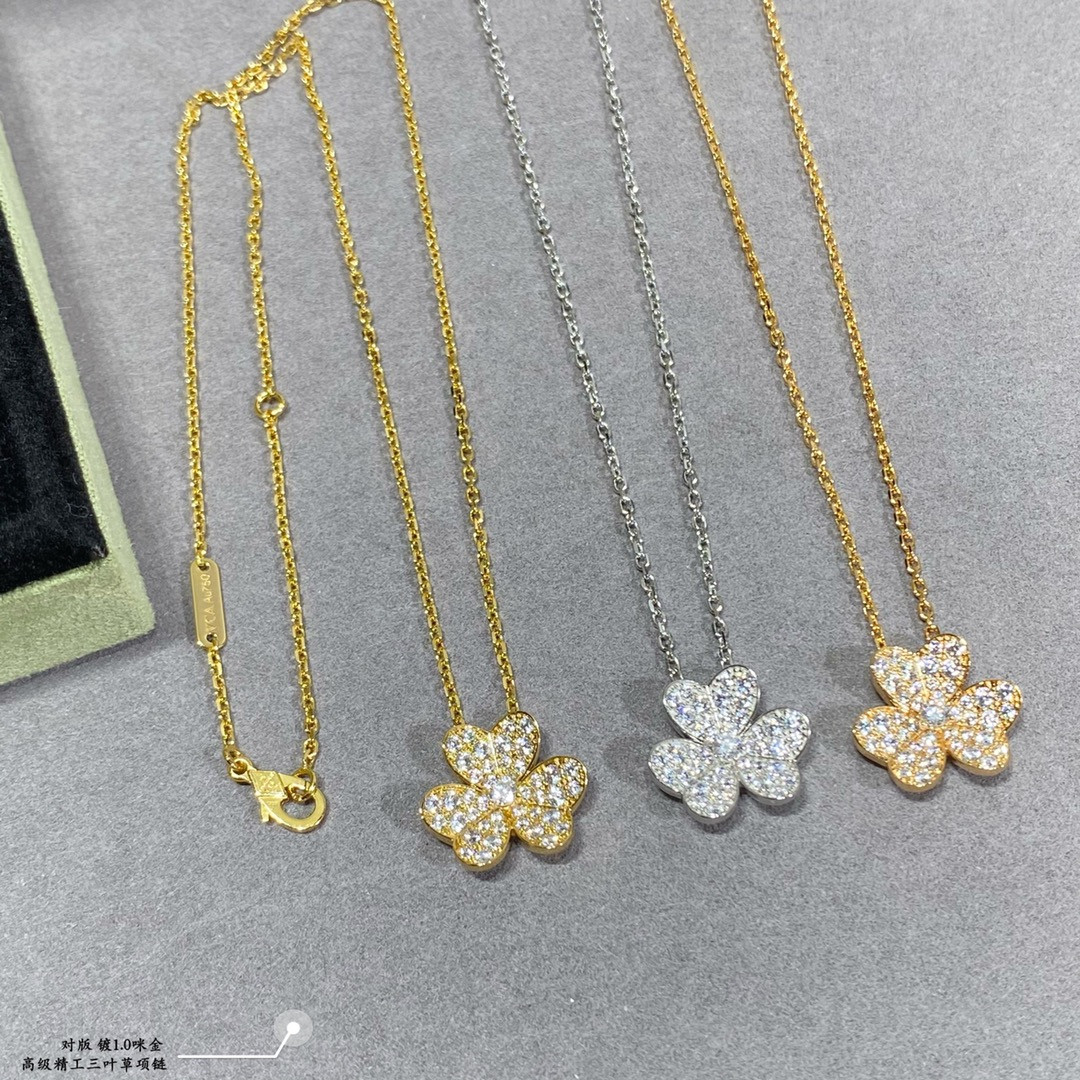 V*n Cl**f & Arpels Full D1am0nd clover Necklace