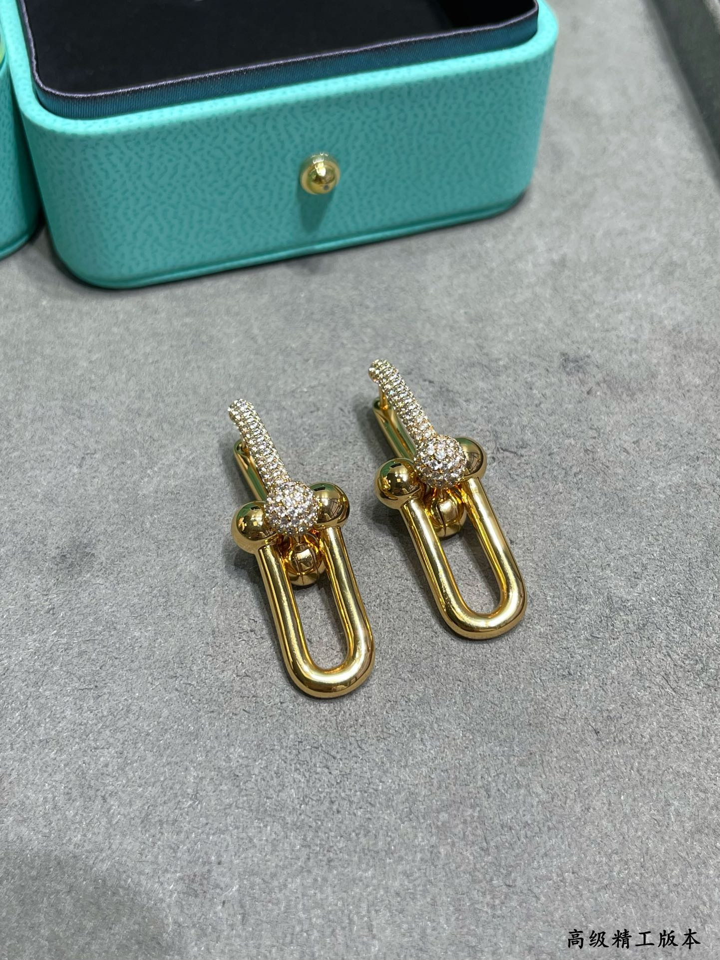 t*f*ny & co. stirrup with D1am0nd double hoop earrings