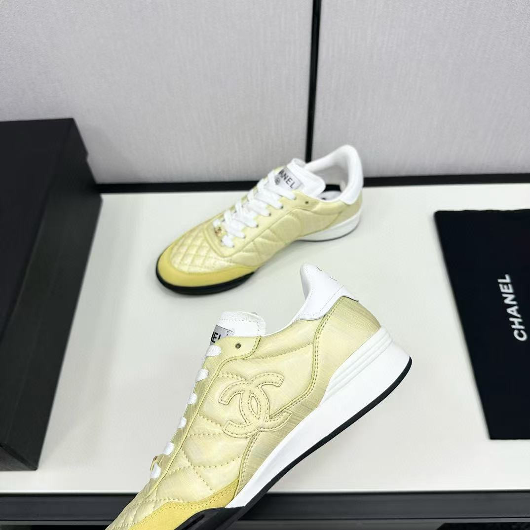 UA Ch**el SNEAKER