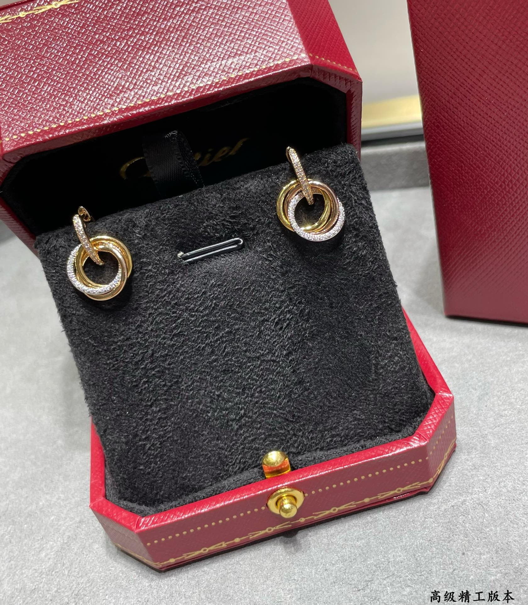 Ca*t1er Small size triple-ring D1am0nd Earrings