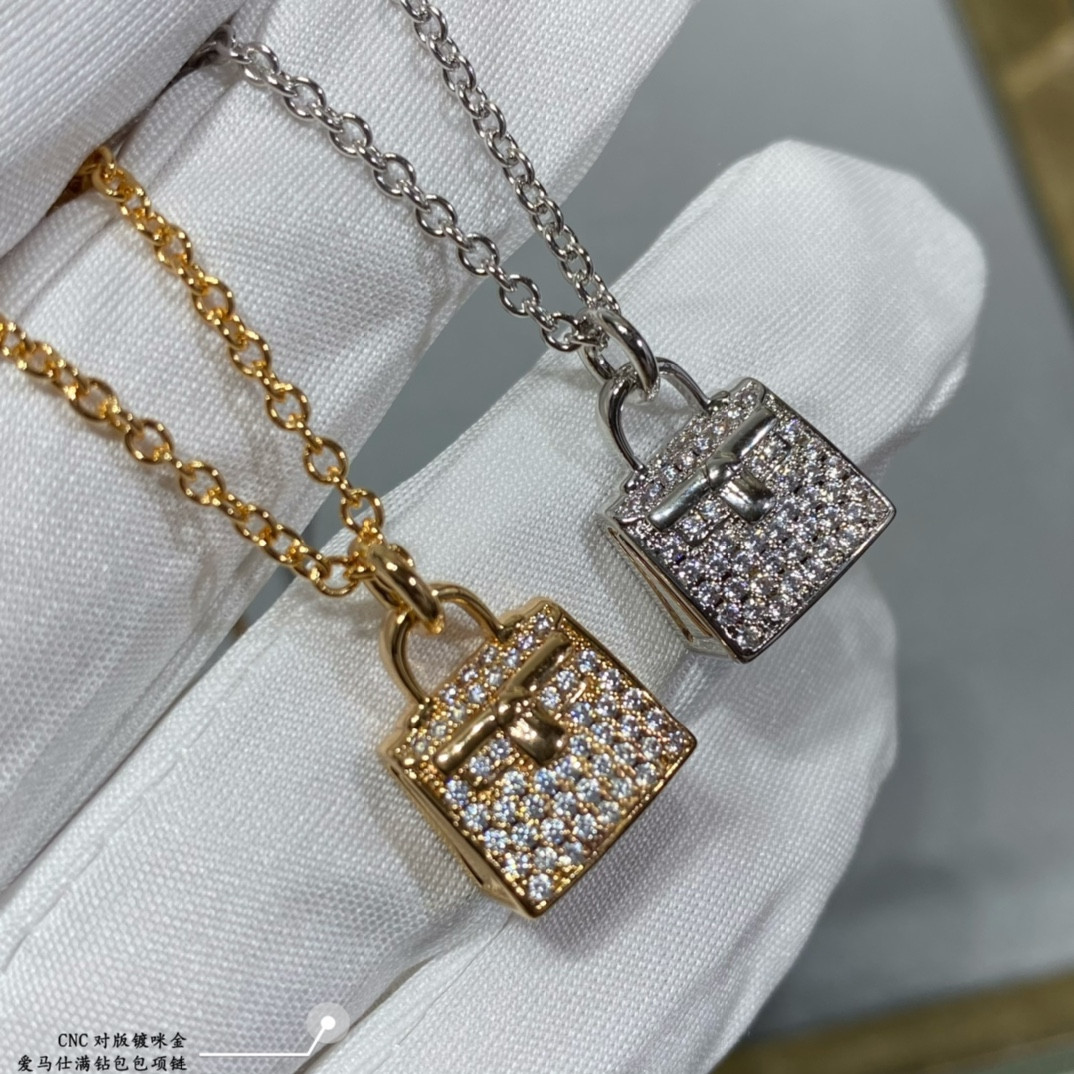 H**me5 Fully D1am0nd-Encrusted Bag Necklace