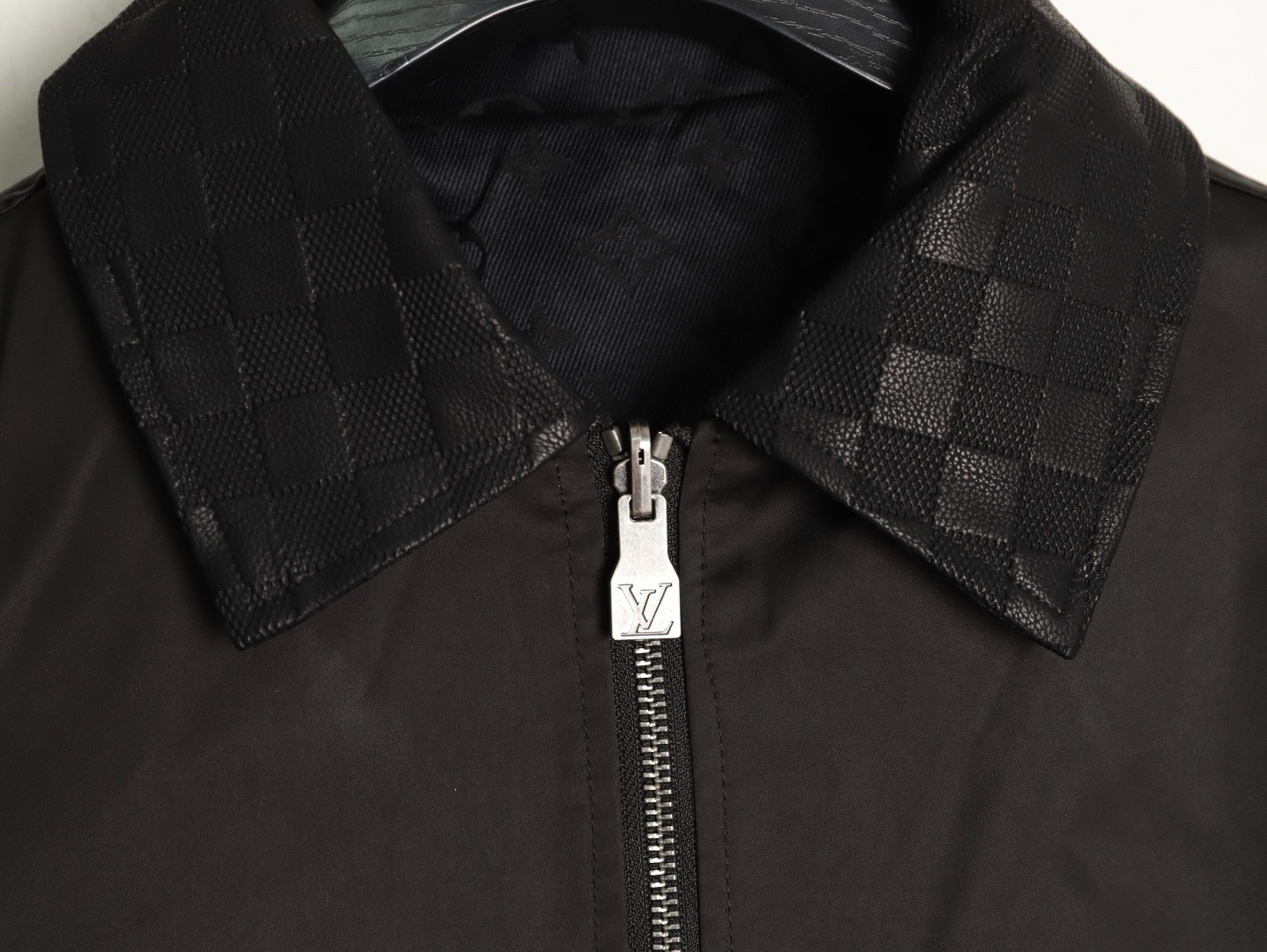 L0vis Vvtt0n LV 25FW Reversible Coats