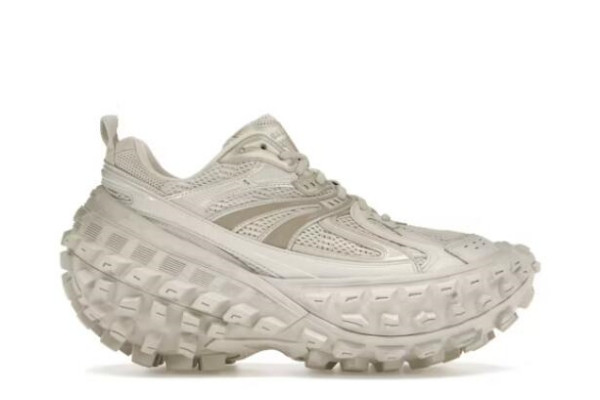 ua Ba1en*iaga defender sneaker beige