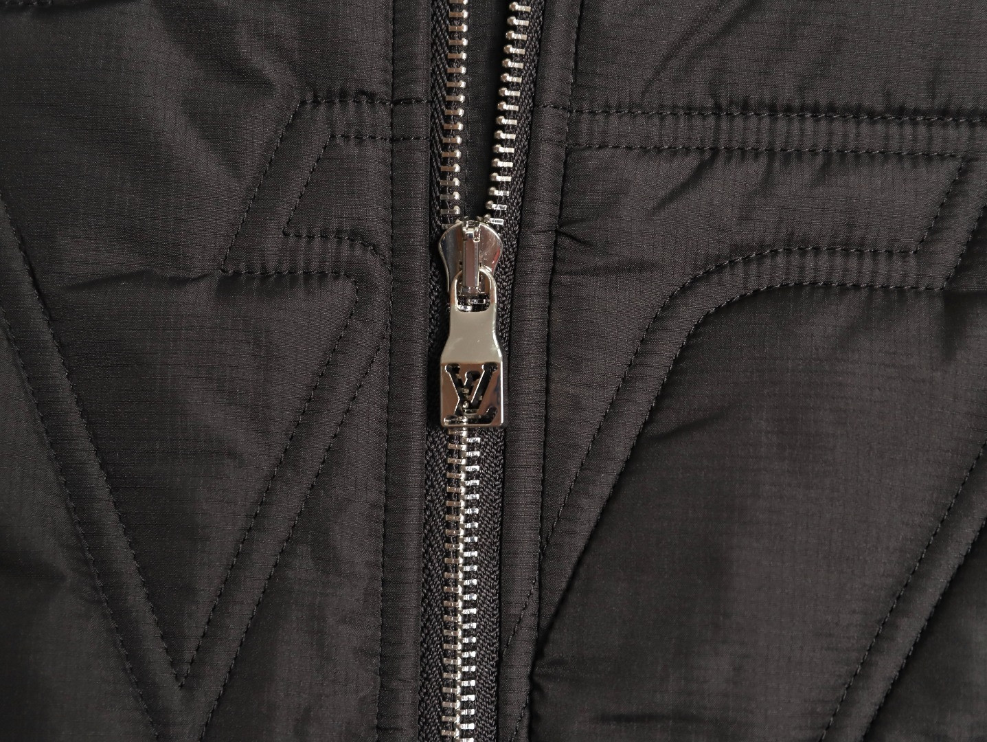 L0vis Vvtt0n 25FW Padded jacket