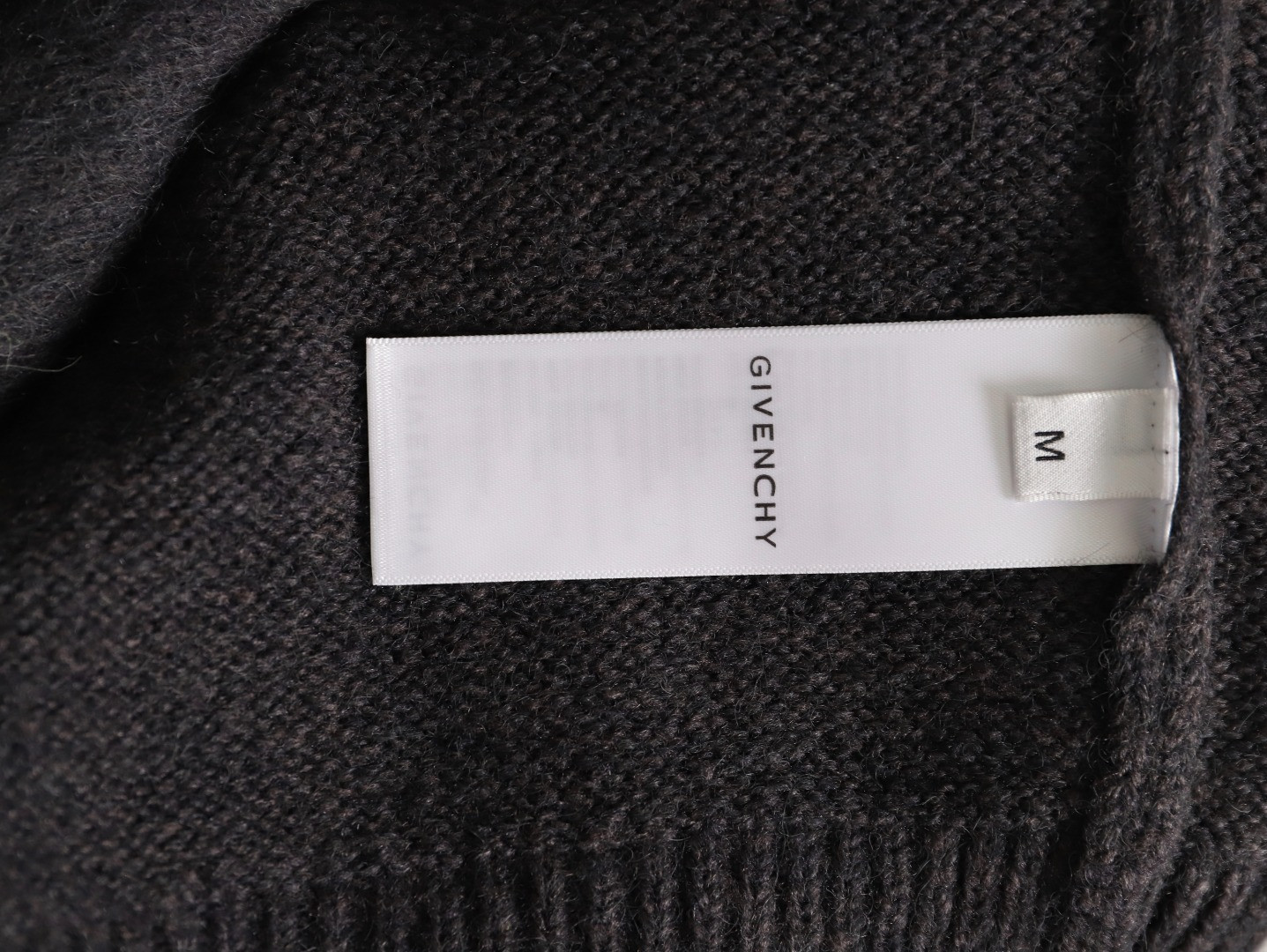 G1uenchy 24fw sweaters