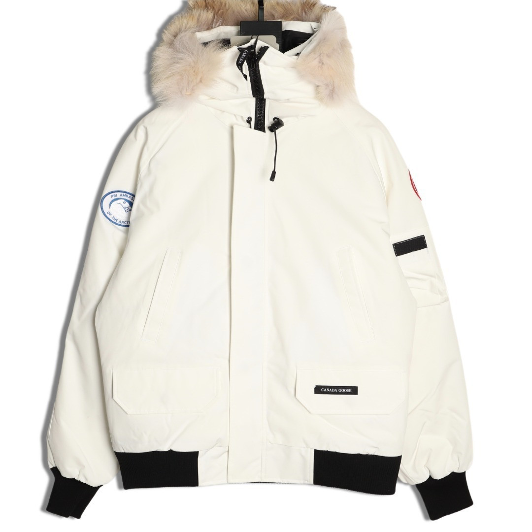 Can*a G00se Short Puffer jacket