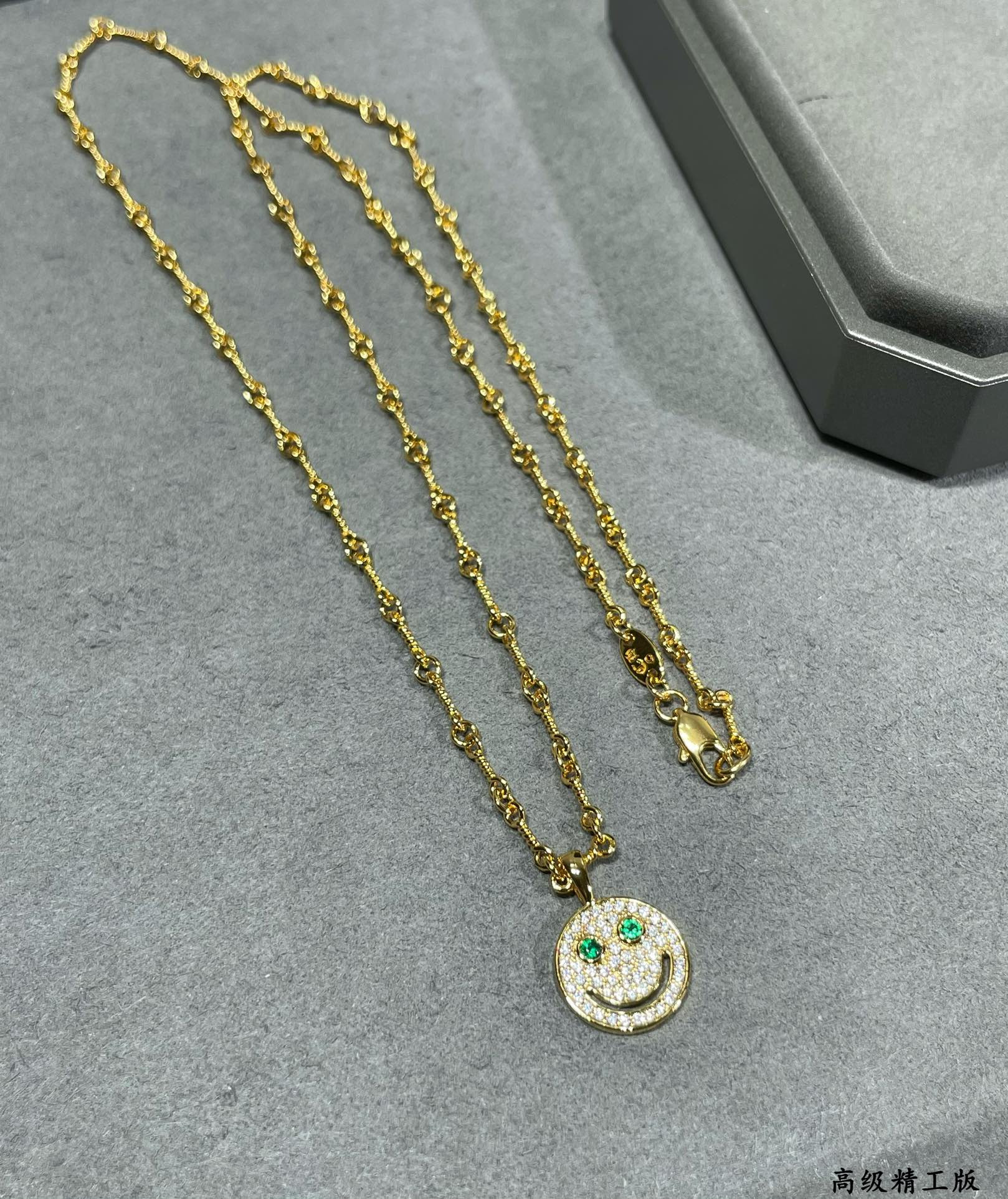ch*0me he**ts round smiley Fa*e necklace