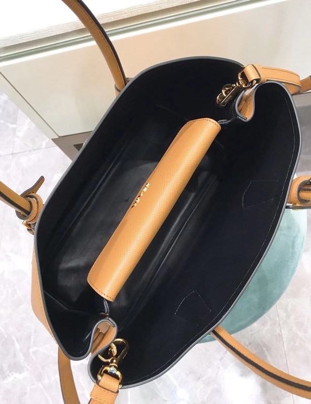 Pra*a Galleria Saffiano Handbag