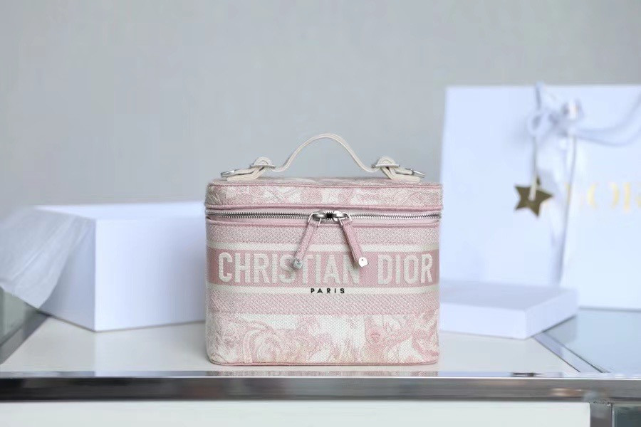 D10r Travel make up bag