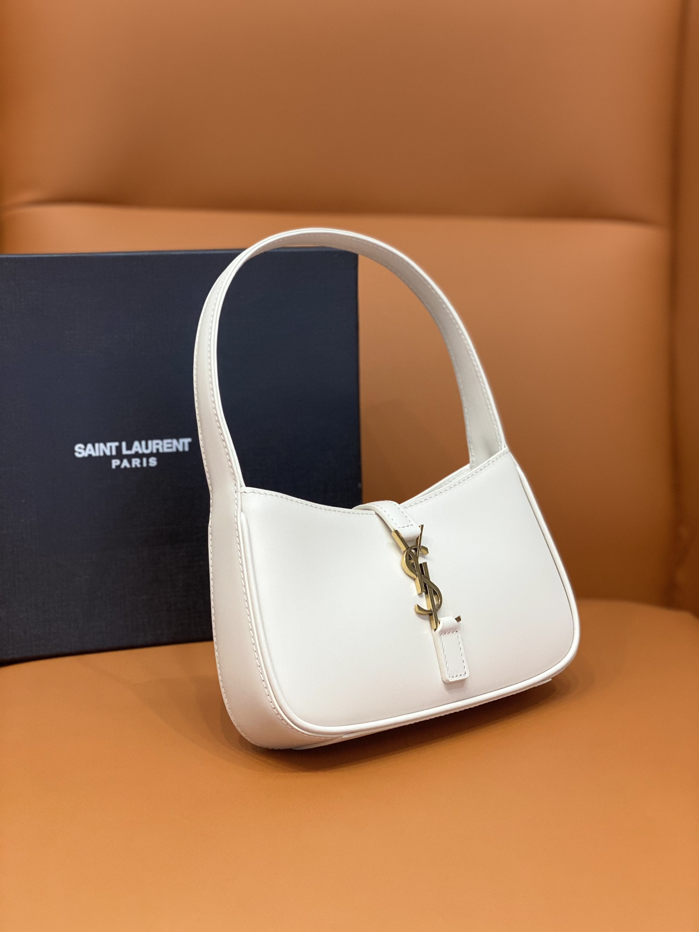 Y51 MINI LE 5 À 7 IN SMOOTH LEATHER BLANC VINTAGE 19 X 11.5 X 4.5 CM