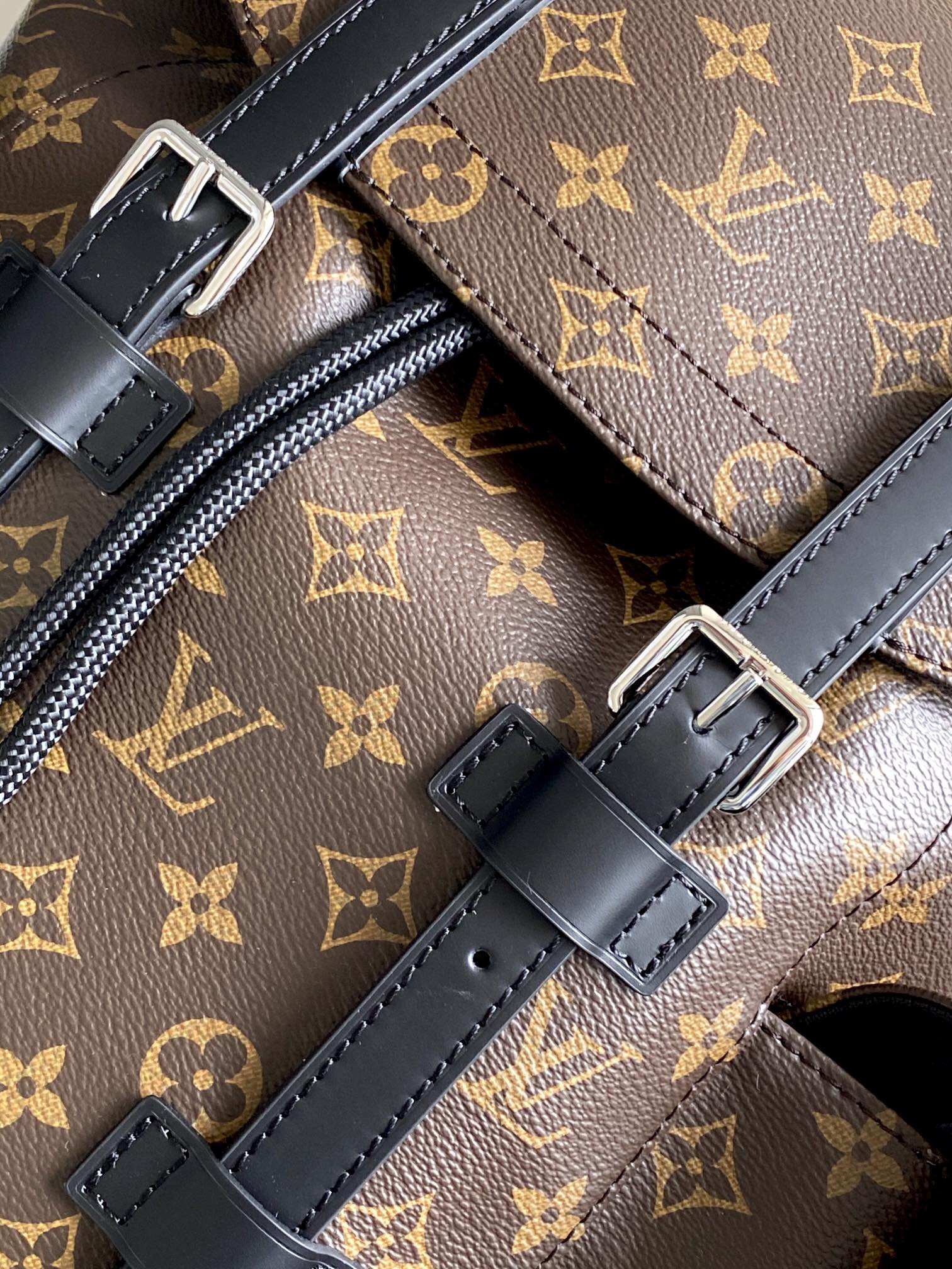 LV CHRISTOPHER PM M43735