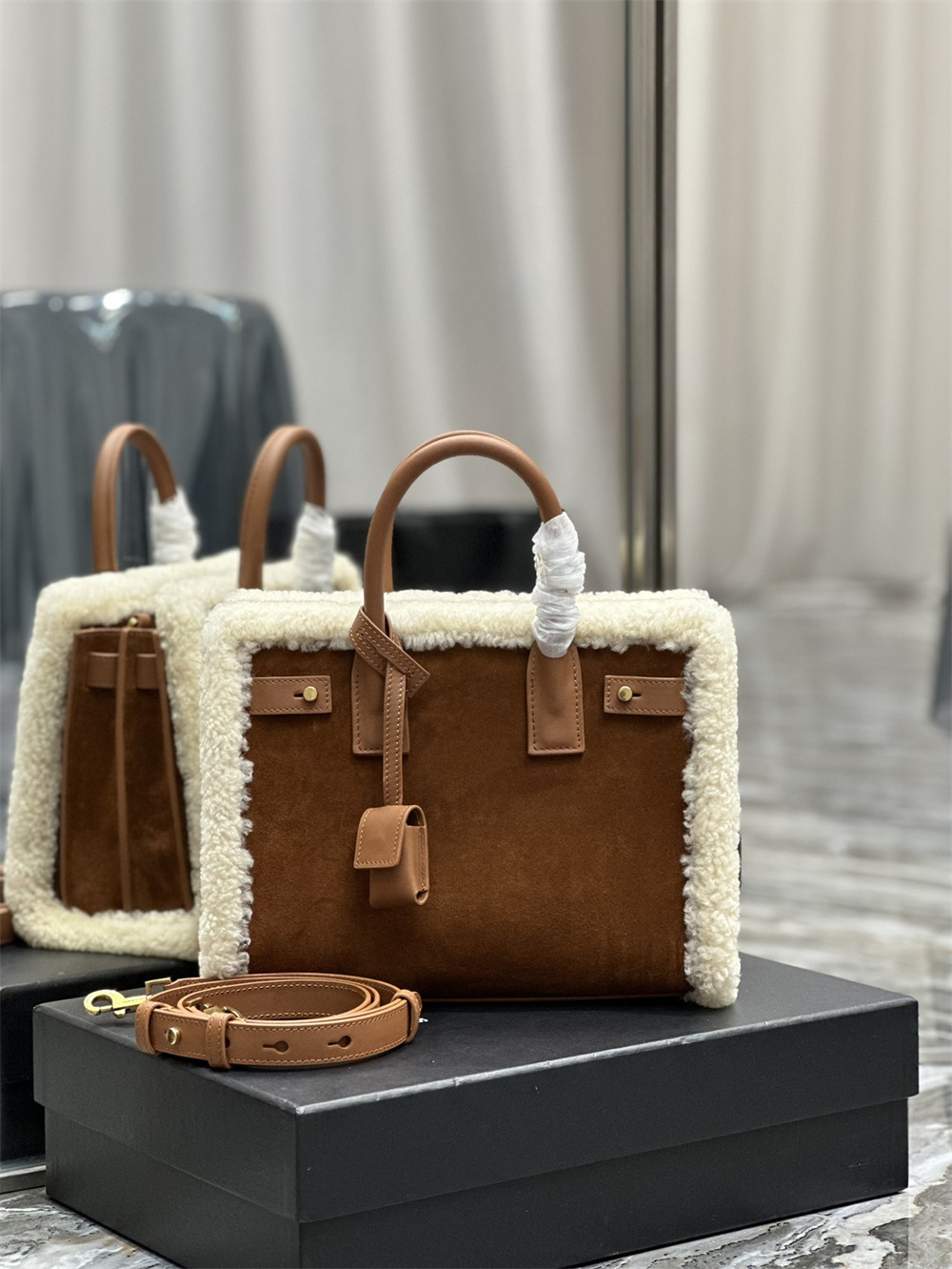 Y51 SAC DE JOUR S*pPLE BABY IN SUEDE AND SHEARLING DARK CIGAR AND NATURAL BEIGE