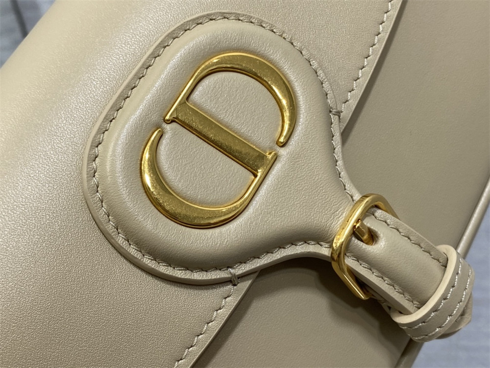 D10r BOBBY EAST-WEST BAG Sand-Colored Box Calfskin