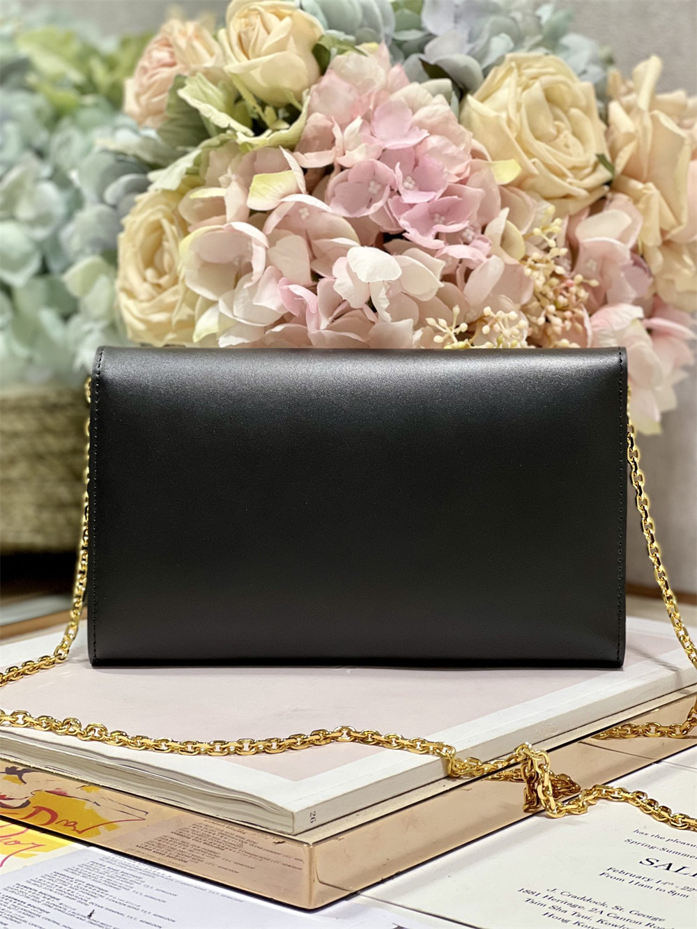 D10r BOBBY EAST-WEST POUCH WITH CHAIN Latte Smooth Calfskin Black