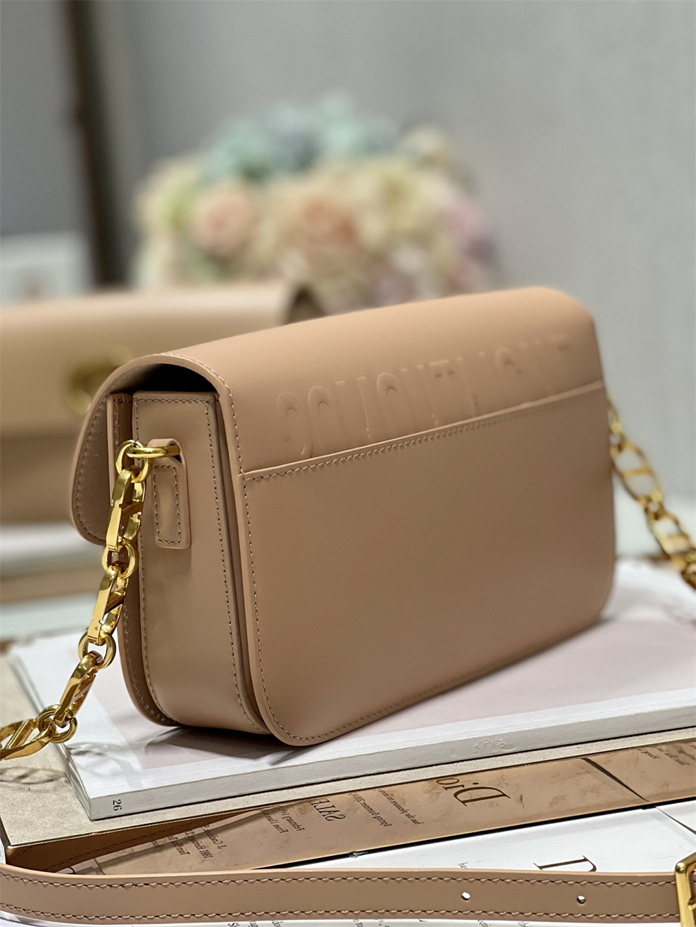 D10r 30 Montaigne Avenue Pink 22.5 x 12.5 x 6.5 cm