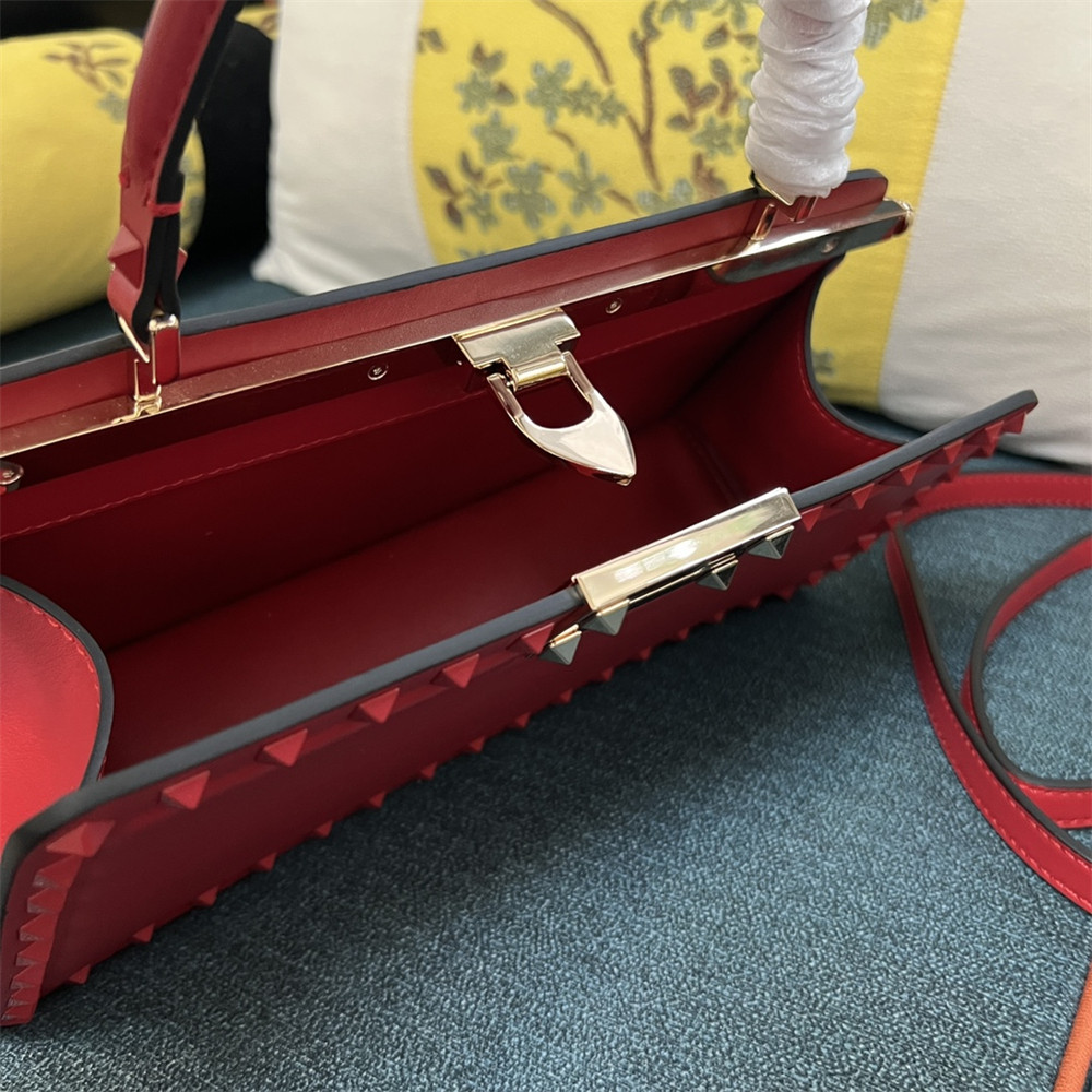 Va1e*ntin0 GARAVANI ROCKSTUD23 smooth calfskin handbag Red