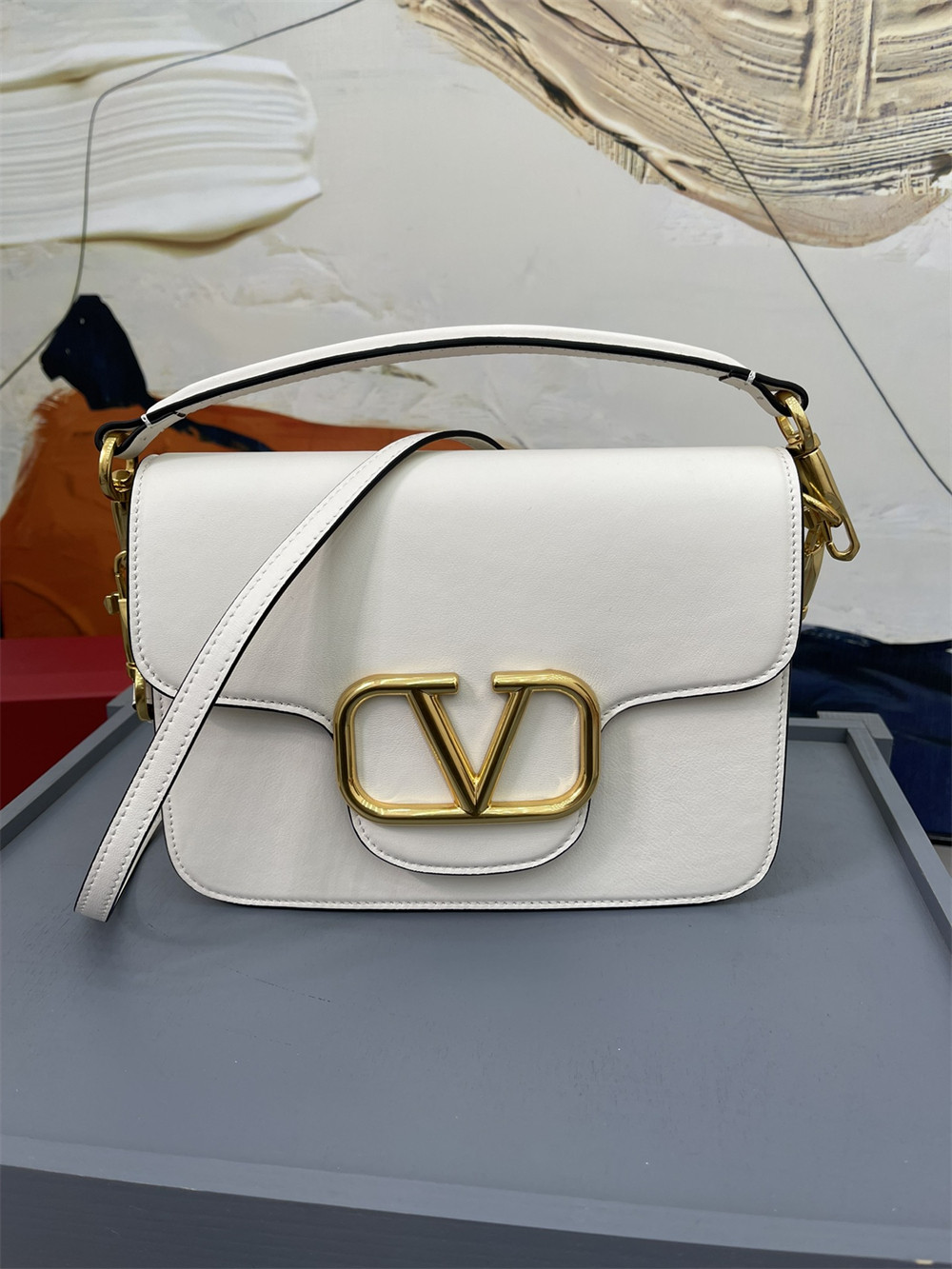 Va1e*ntin0 GARAVANI LOCÒ CALFSKIN SHOULDER Small BAG 22 x 16  x 7 cm