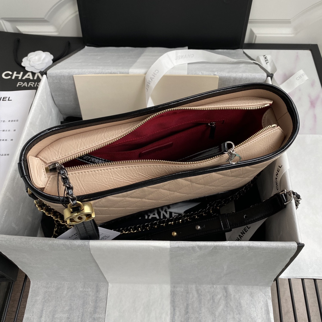 Ch**el Gabrielle MEDIUM PINK BLACK 21 x 28 x 10cm