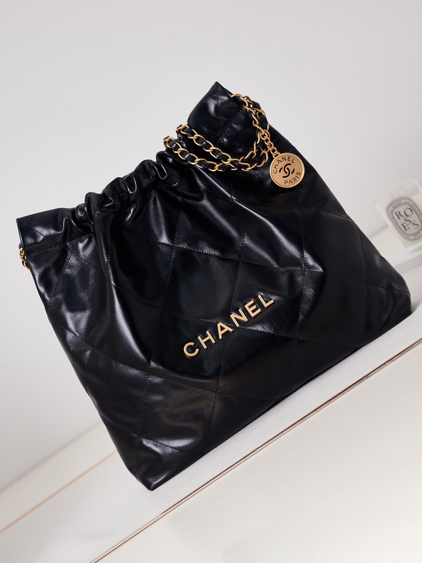 Ch**el 22 HANDBAG Shiny Calfskin & Gold-Tone Metal Black 15.2×16.4×3.1 in