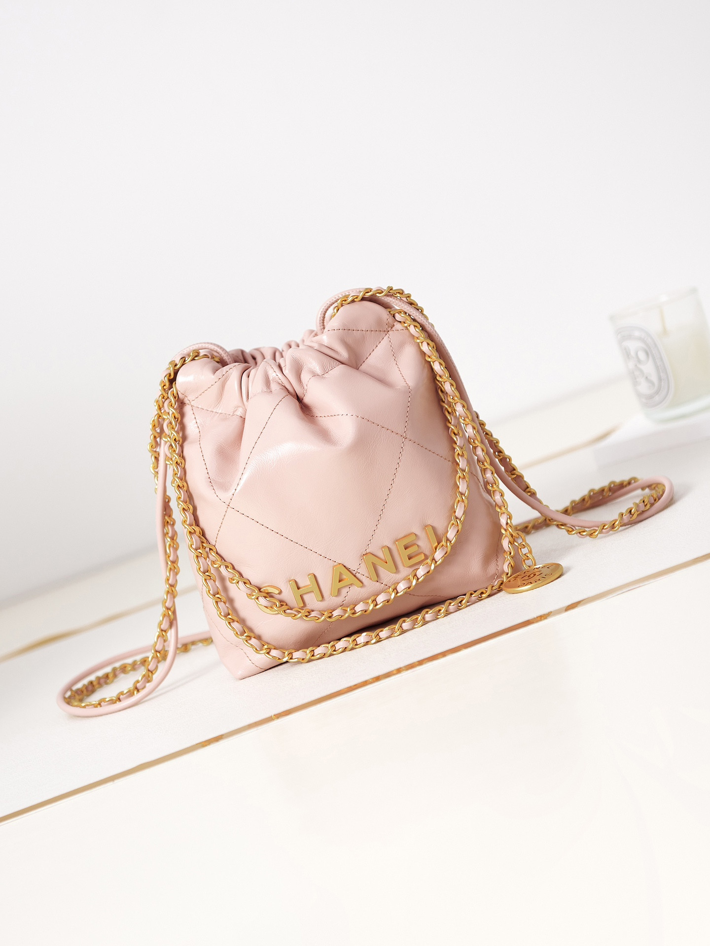 Ch**el 22 MINI HANDBAG Shiny Calfskin Pink 7.8 × 7.4 × 2.3 in